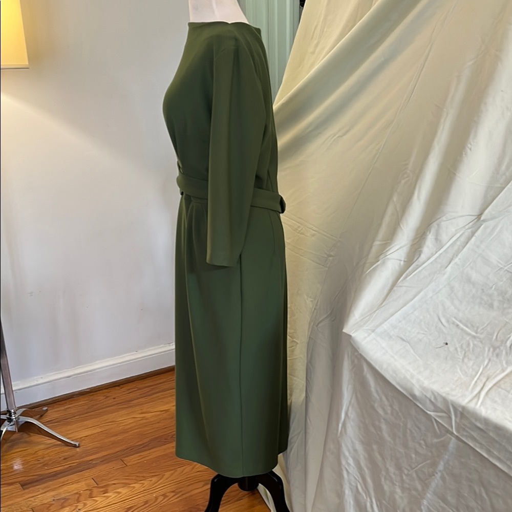 Green Sheath Dress with Bateau Neckline and 3/4 Sleeves - Picture 6 of 10